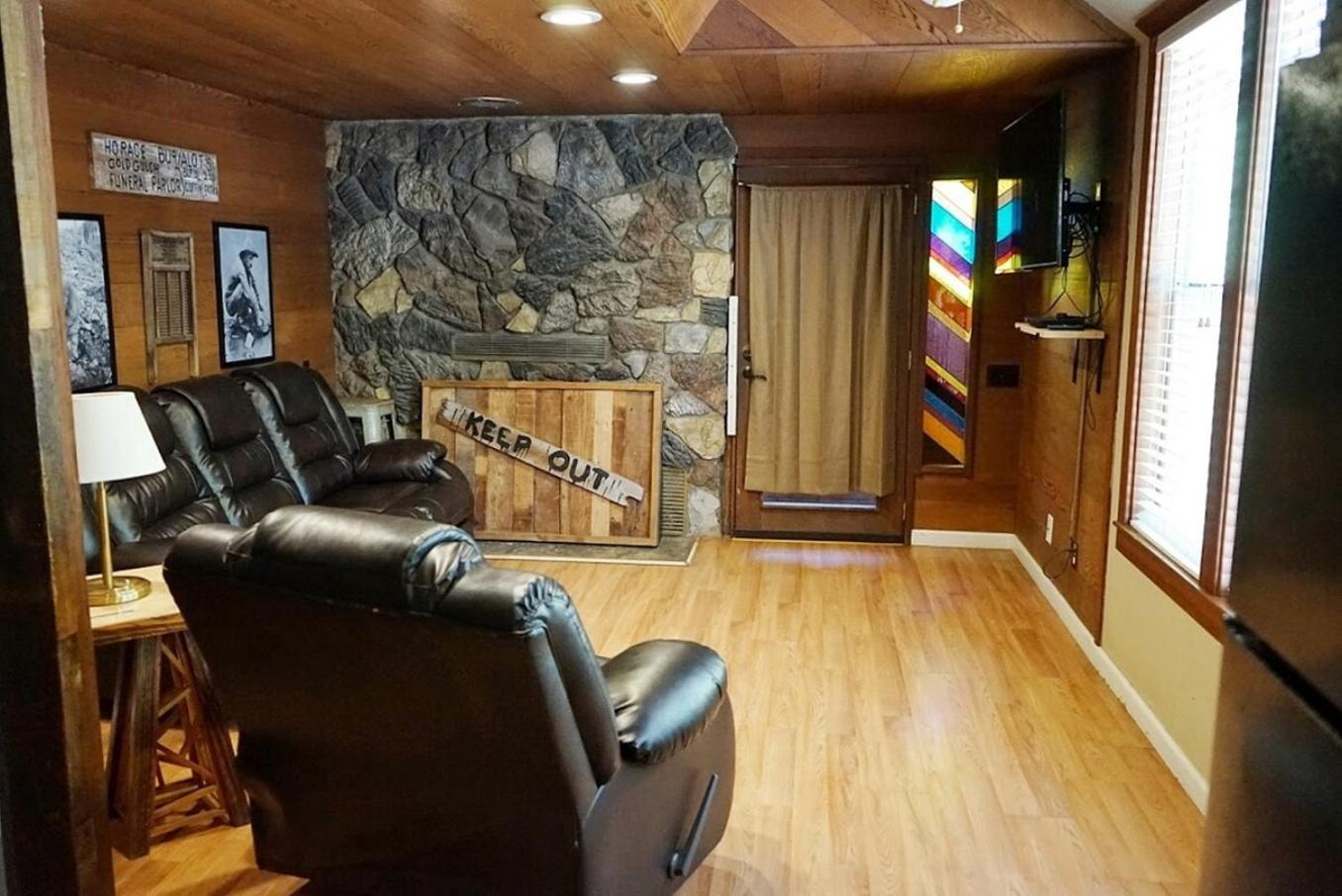 Miners Suite-Centrally Located In Shaver Lake 셰이버호 외부 사진