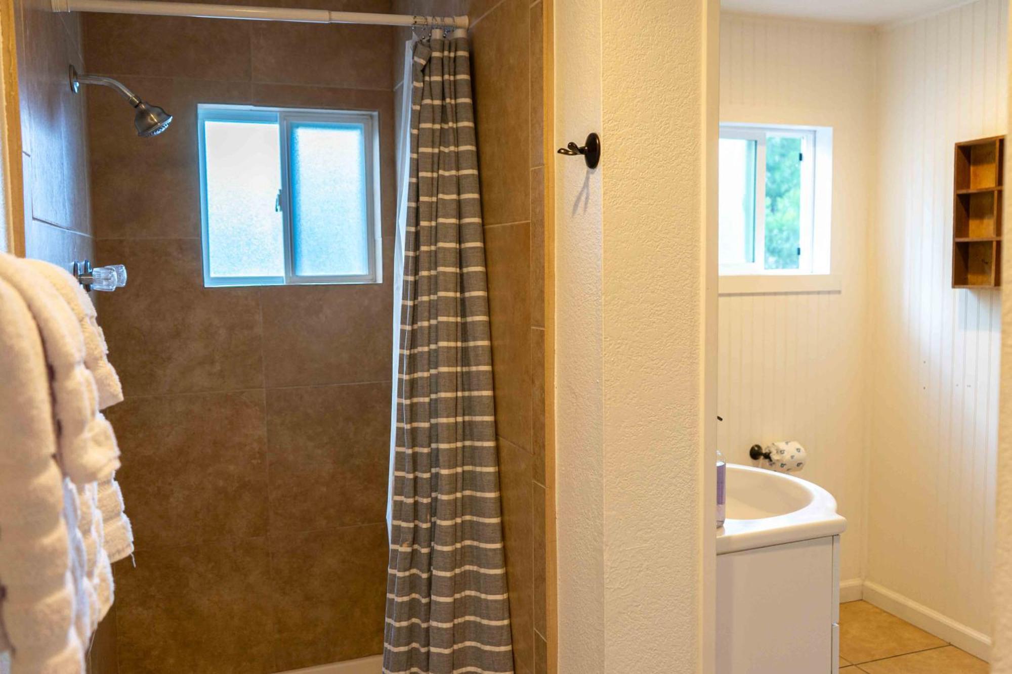 Miners Suite-Centrally Located In Shaver Lake 셰이버호 외부 사진